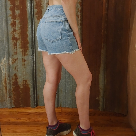 VINTAGE 90'S Denim Shorts - Picture 4 of 17